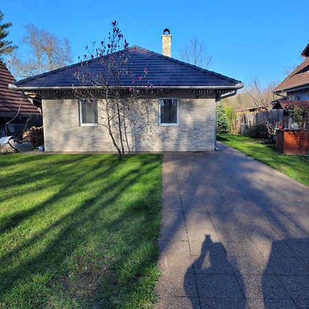 Appartement Beni Nyaralo à Békésszentandrás Extérieur photo